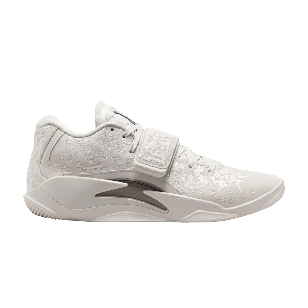 Air Jordan Zion 3 SE M.U.D. Light Bone