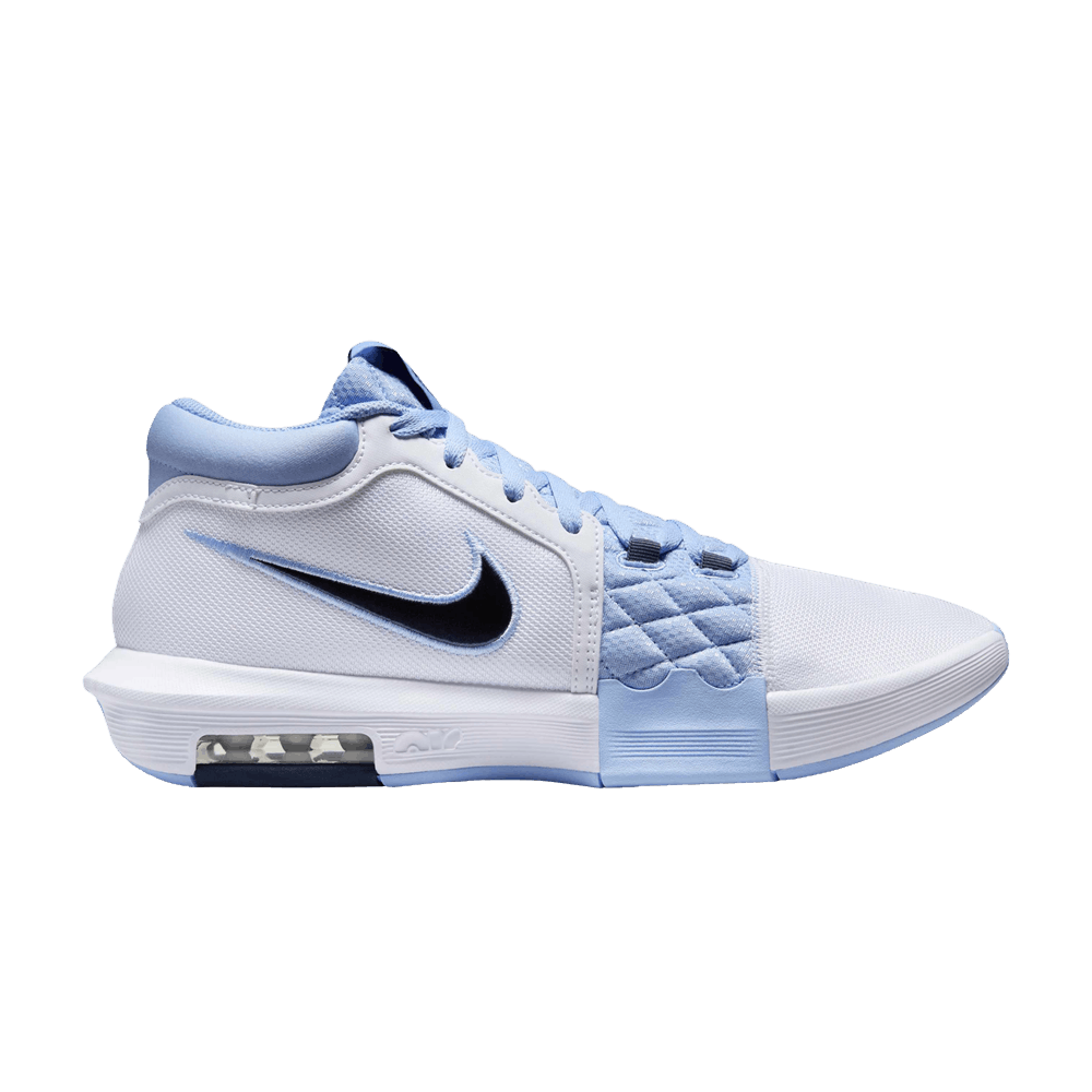 LeBron Witness 8 UNC